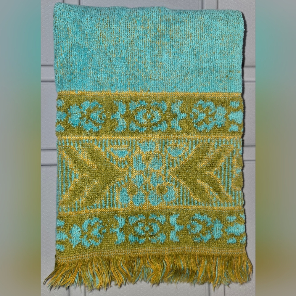 Vintage Stevens Utica Funky Fingertip Towel